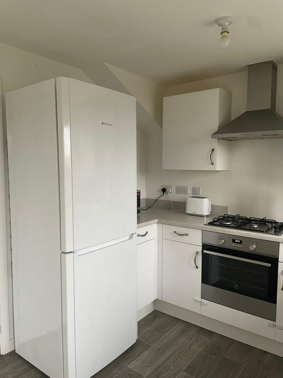 Village House St Mellons - Close To A48 And M4 Cardiff Extérieur photo