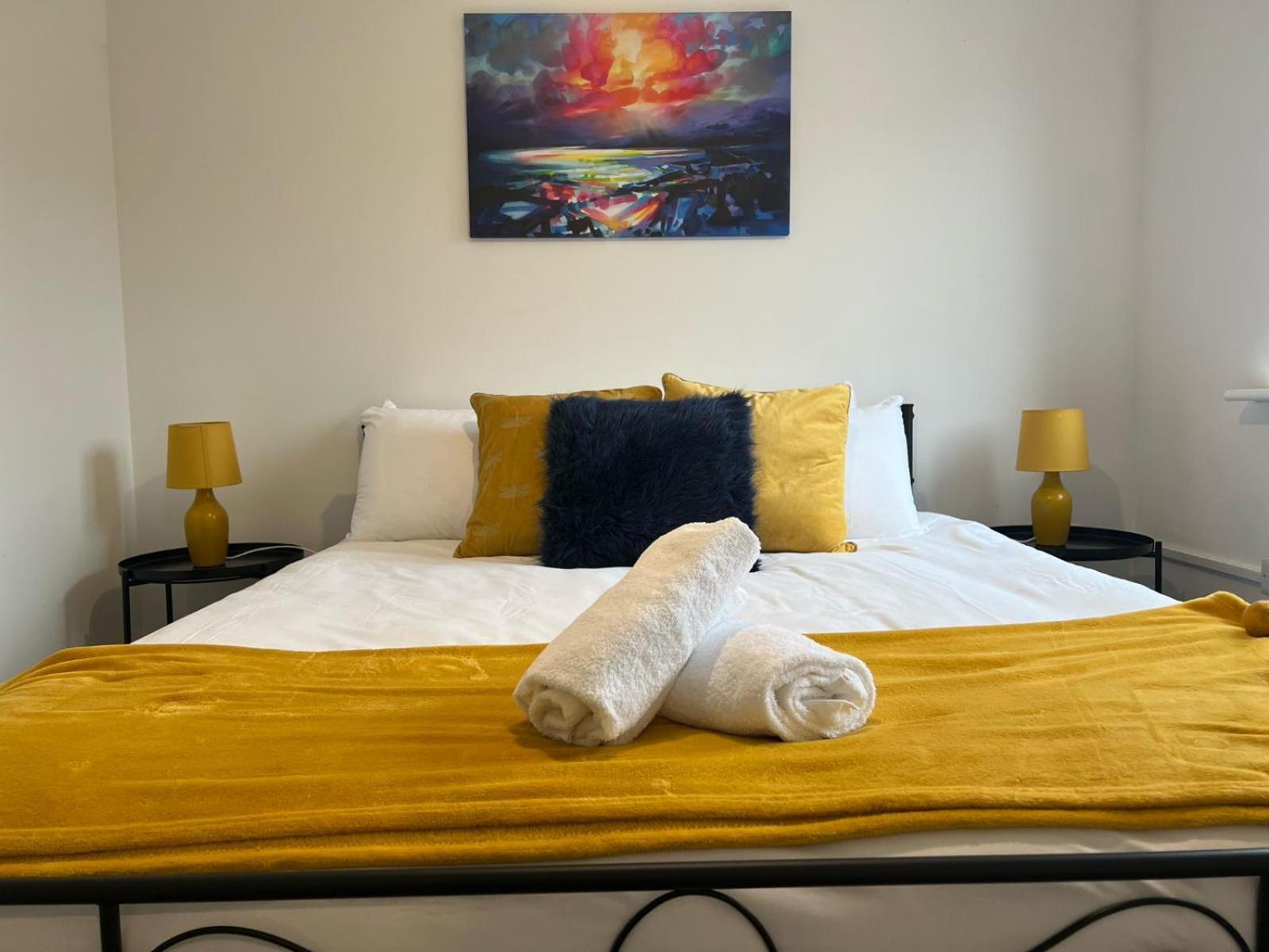 Village House St Mellons - Close To A48 And M4 Cardiff Extérieur photo
